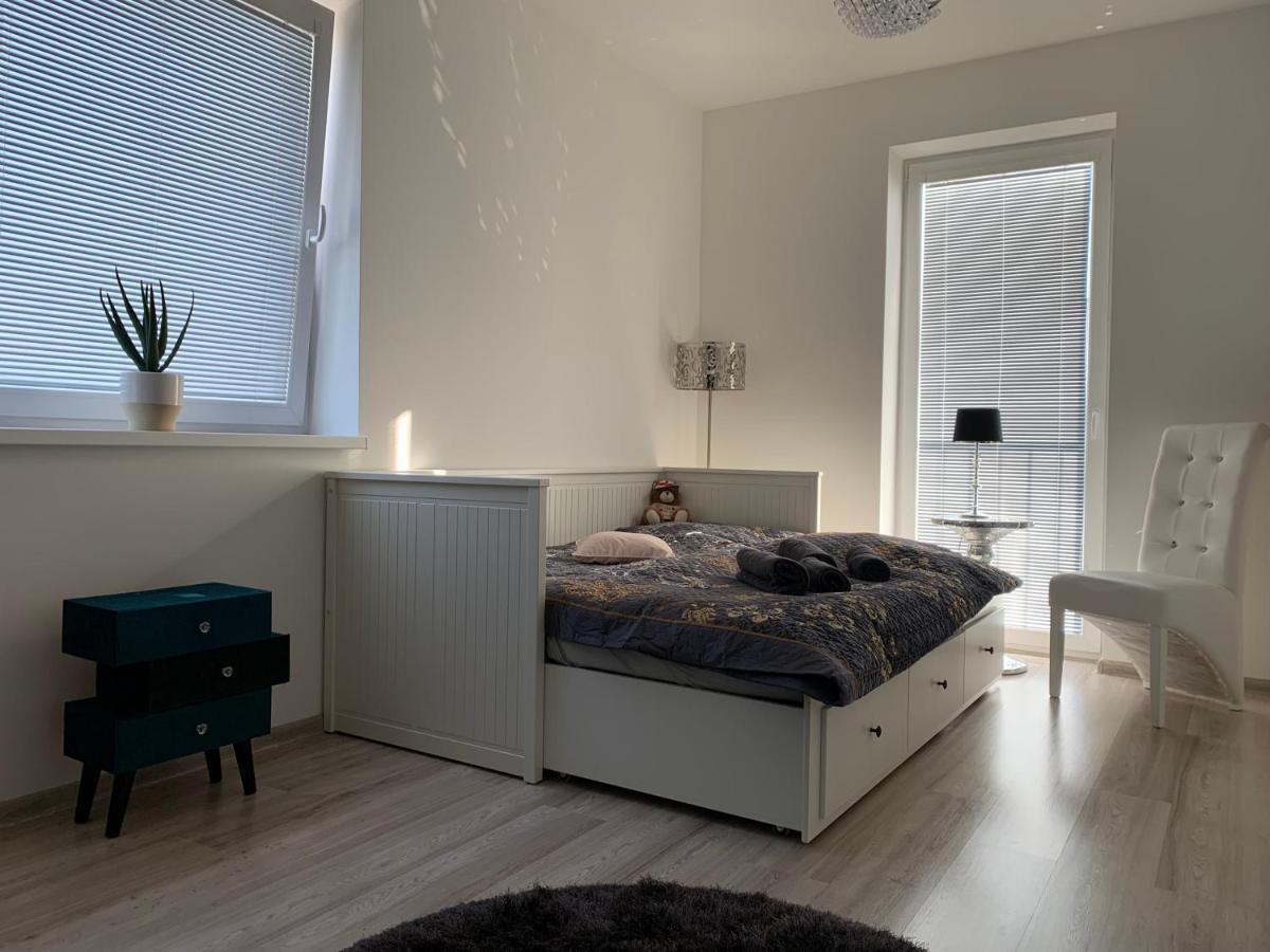 Appartement Modern 2 Bed House Near Bratislava With Parking à Rovinka Extérieur photo